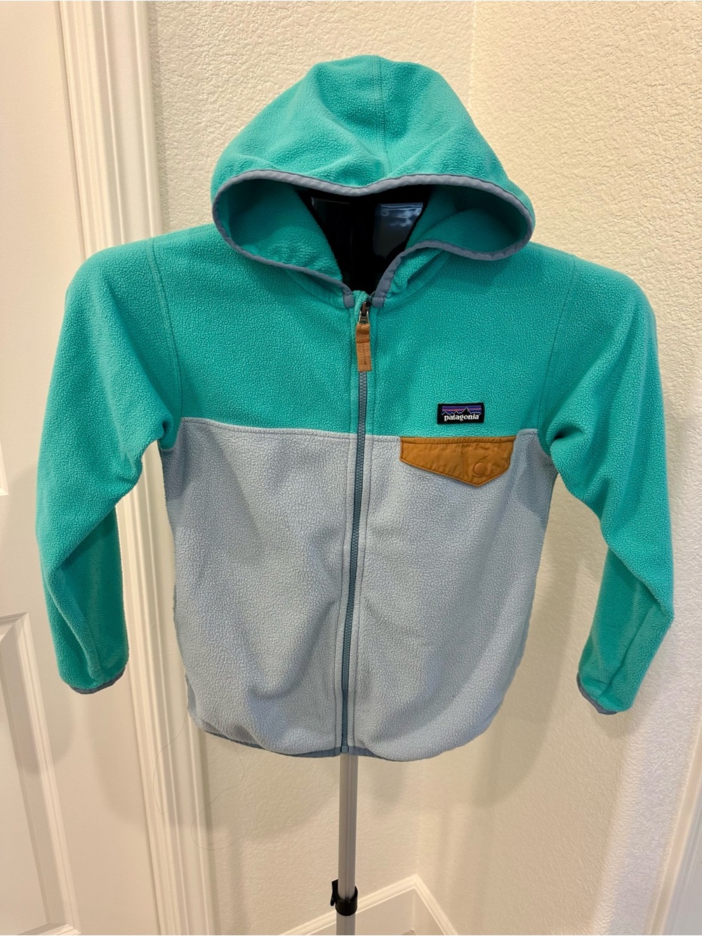 Patagonia Kids' Micro D Snap-T Fleece Jacket in Aqua size S - Picture 2 of 11